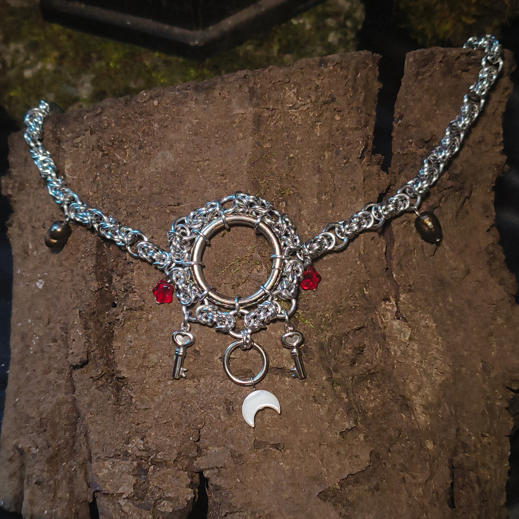"Hekate" Chainmail and Pearl Choker