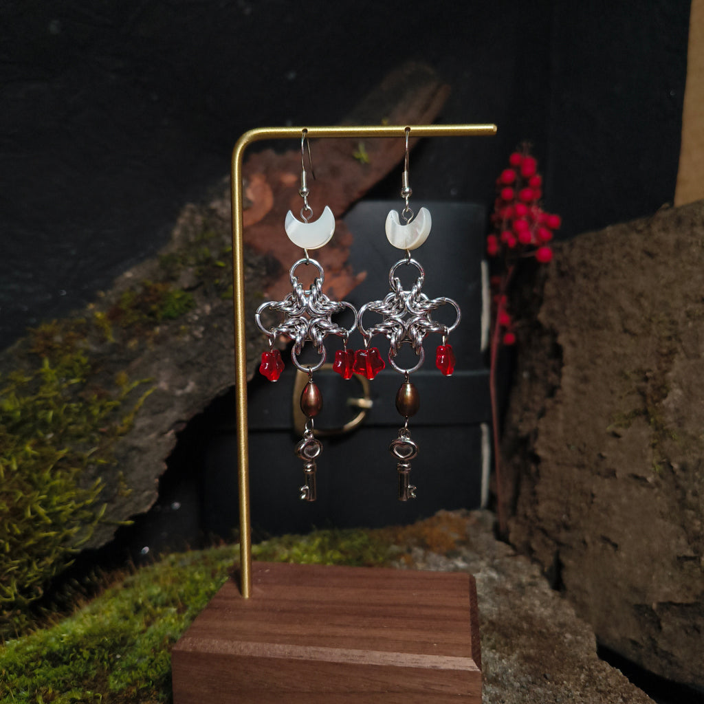 "Hekate" Chainmail and Pearl Earrings